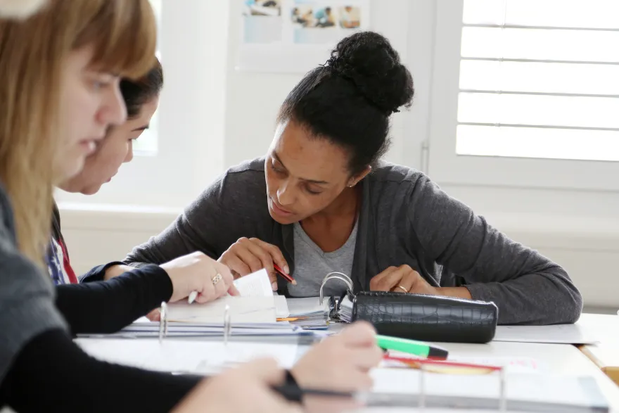 Kursteilnehmerinnen in Deutschkurs